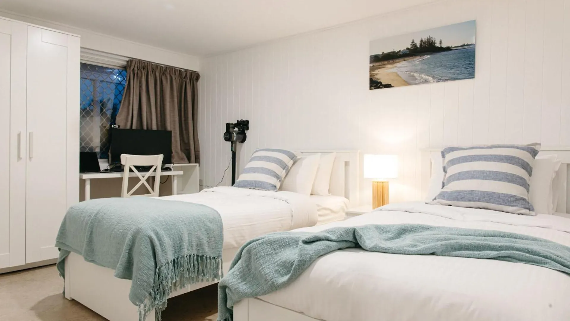 Moffat Beach Coastal Contemporary Unit B Caloundra Apartamento